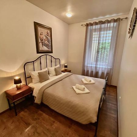 Courtyard Gallery Apartment With Free Parking Kaunas Eksteriør bilde